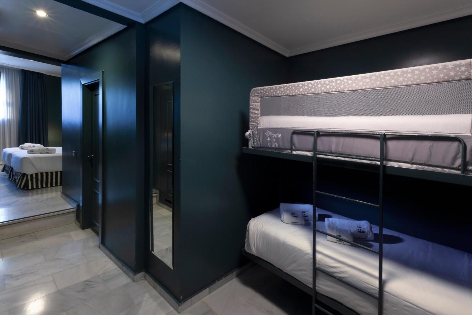 סביליה Petit Palace Puerta De Triana מראה חיצוני תמונה